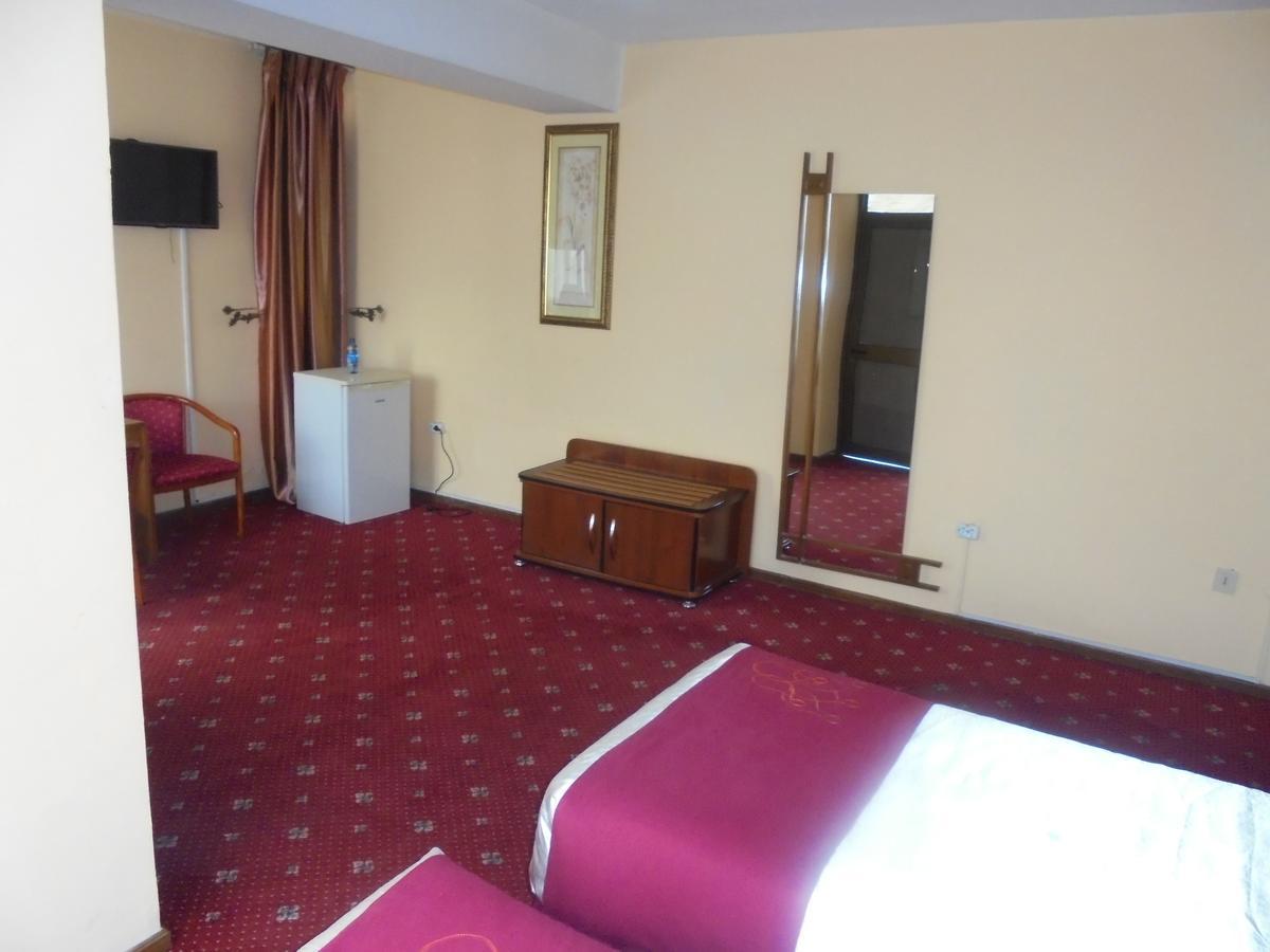 Global Hotel Addis Ababa Dış mekan fotoğraf